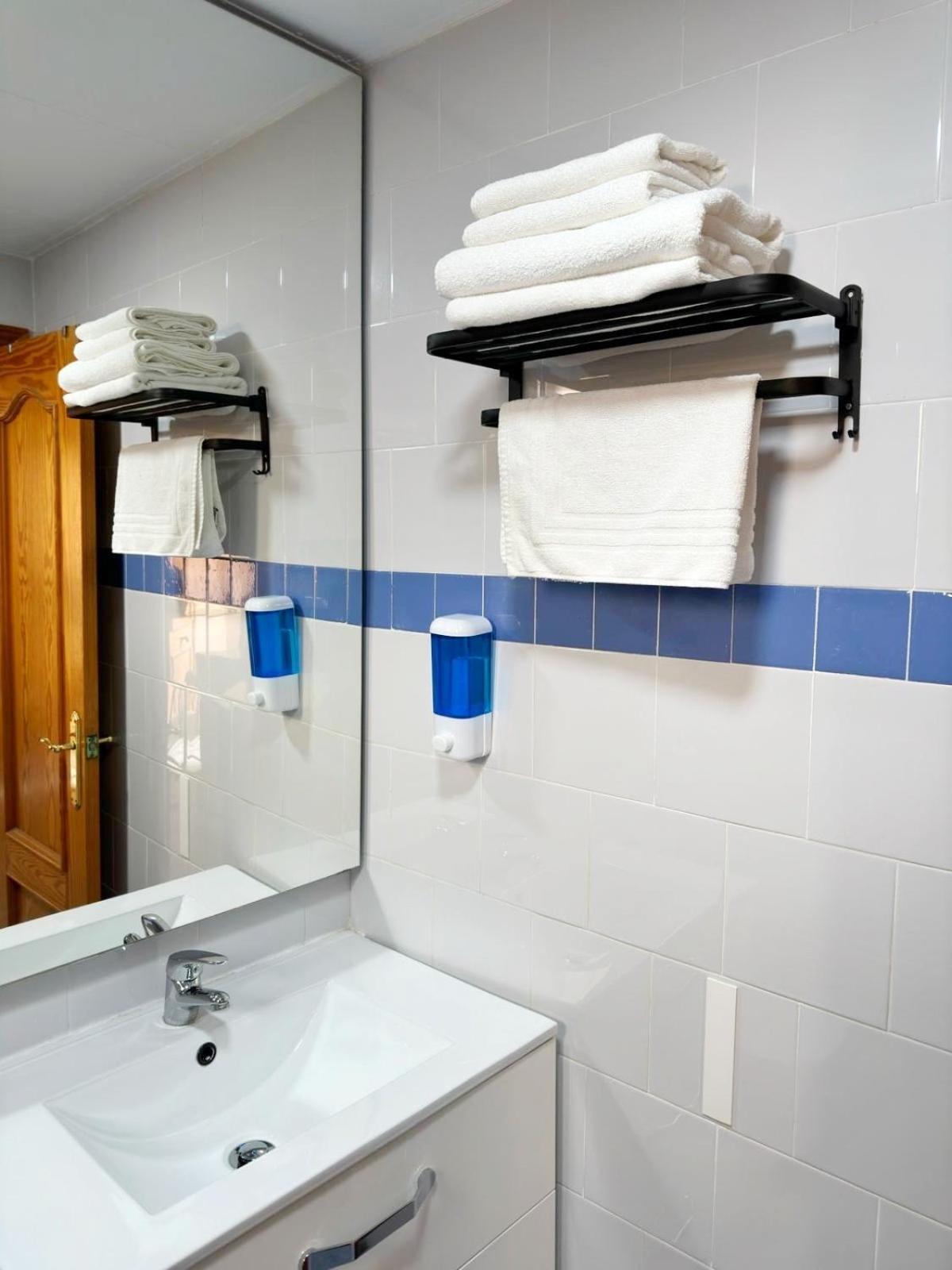 Apartamento Completo Plaza De Las Tendillas - Parking Privado - Alojamientos El Duque コルドバ エクステリア 写真