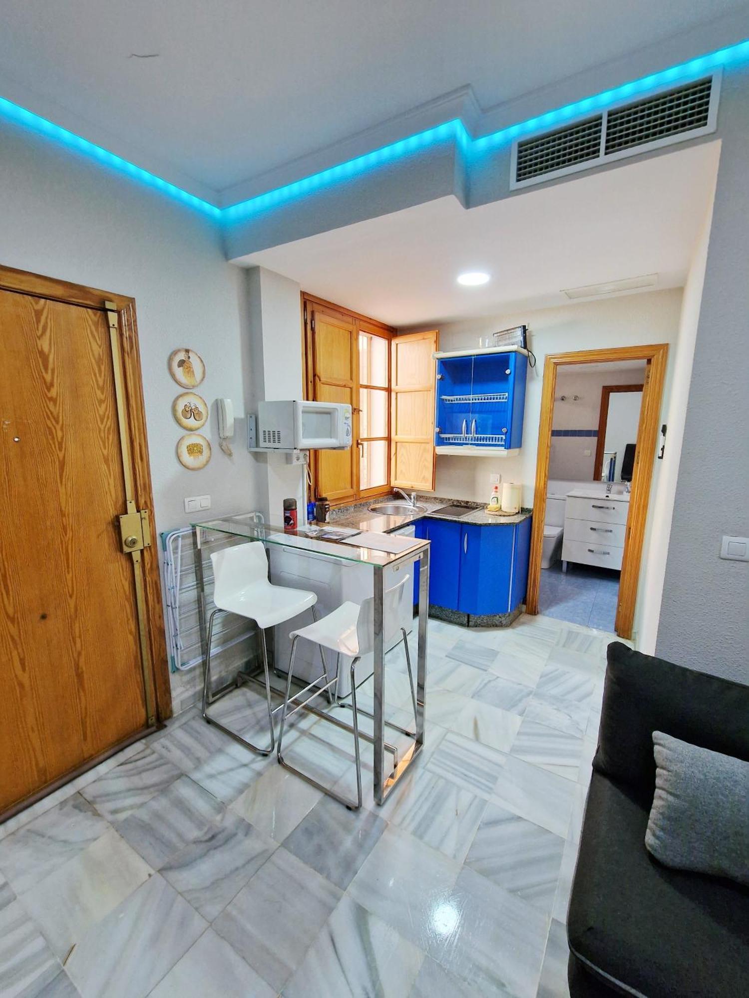 Apartamento Completo Plaza De Las Tendillas - Parking Privado - Alojamientos El Duque コルドバ エクステリア 写真